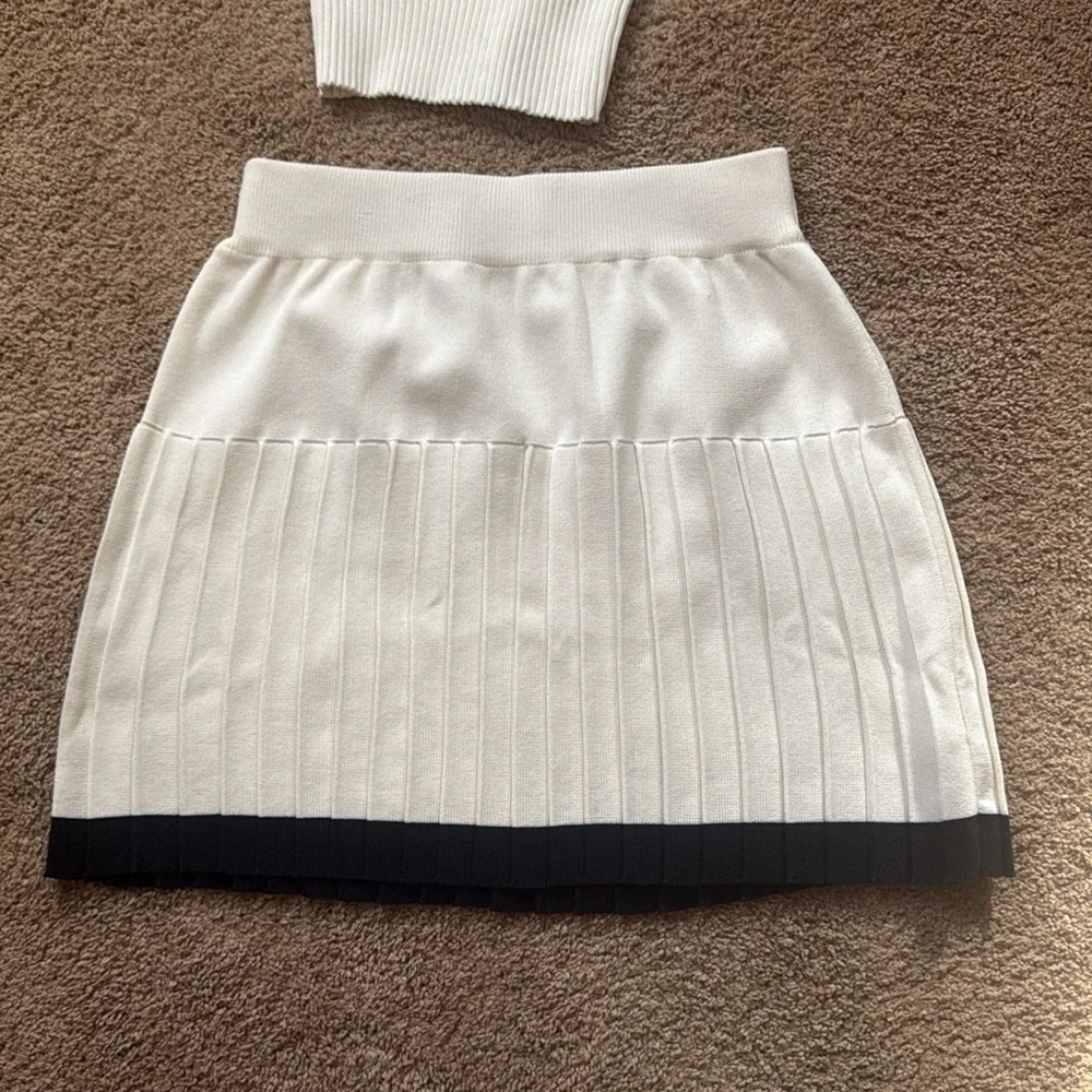 EUC Women's Commense Size XS Contrast Trim Mini Skirt Set Cream White Black - Picture 5 of 9